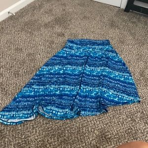 AGB aqua/blue/white print asymmetrical pull on skirt. Cute and comfy. Sz L.